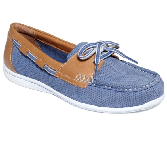 clarks artisan boat shoes